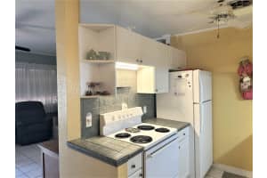 1050 SW 11th St   6, Hallandale Beach, FL 33009 Sold 10/02/23