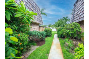 445 E Waverly   6B, Vero Beach, FL 32960 Sold 09/12/23