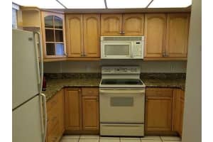 102 Royal Park Dr 1H, Oakland Park, FL 33309 Sold 11/09/23