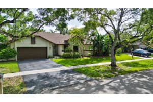 8953 SW 59th St, Cooper City, FL 33328 Sold 11/16/23