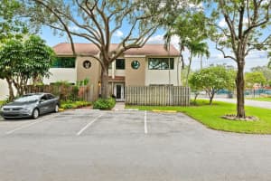 367  City View Drive, Fort Lauderdale, FL 33311 Sold 09/08/23