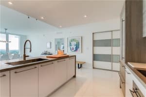 400 Sunny Isles Blvd 1917, Sunny Isles Beach, FL 33160 Sold 04/26/24
