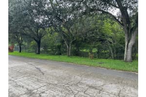 13821 Luray Road, Southwest Ranches, FL 33330 Sold 05/02/25