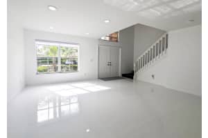 6104 NW 40th St, Coral Springs, FL 33067 Sold 11/13/23