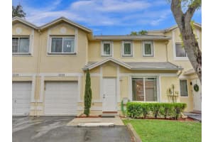 12153 SW 49th Ct, Cooper City, FL 33330 Sold 09/14/23