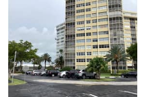 100 Golden Isles Dr 4-414, Hallandale Beach, FL 33009 - MLS#F10392992