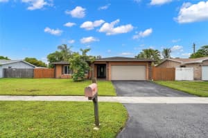 8202 NW 73rd Ter, Tamarac, FL 33321 Sold 09/15/23