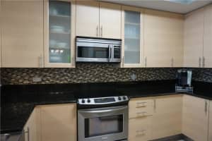 2601 NE 14th Ave   103, Wilton Manors, FL 33334 Sold 10/20/23
