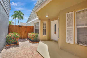 210 SW 159th Ter, Sunrise, FL 33326 Sold 09/01/23