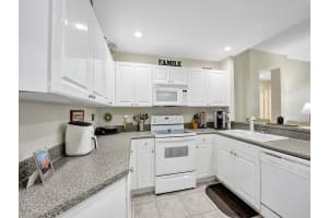 12446 Crystal Pointe Dr 101, Boynton Beach, FL 33437 Sold 02/28/24