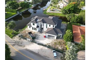 830  Lake Shore Dr, Delray Beach, FL 33444 Sold 10/12/23