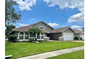 1540 W Oak Knoll Cir, Davie, FL 33324 Sold 09/12/23