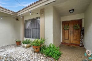 358 NW 105th Ter, Coral Springs, FL 33071 Sold 11/02/23