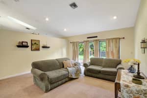 358 NW 105th Ter, Coral Springs, FL 33071 Sold 11/02/23