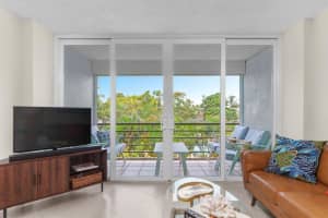 118 Royal Park Dr 3A, Oakland Park, FL 33309 Sold 09/15/23