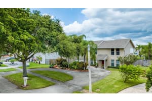 10527 SW 49th Place, Cooper City, FL 33328 Sold 10/27/23