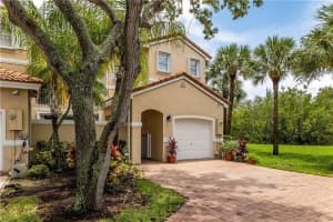 1375  Yellowheart Way   1375, Hollywood, FL 33019 Sold 09/29/23
