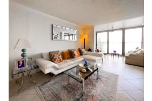 117  Lake Emerald Dr   101, Oakland Park, FL 33309 Sold 09/25/23