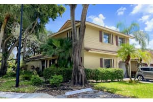 9013 Vineyard Lake Dr 9013, Plantation, FL 33324 Sold 12/06/23