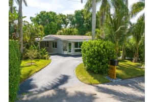 330 NW 3rd Ct, Boca Raton, FL 33432 Sold 08/30/23