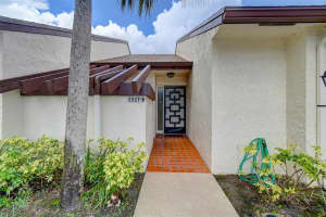 3927 Vine Tree Trl B, Lake Worth, FL 33467 Sold 09/22/23