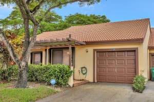 7129 Mimosa Way, Tamarac, FL 33321 Sold 09/18/23