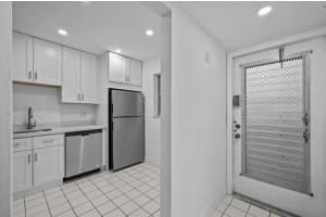 MLS# F10394703, Hollywood, Florida 33024