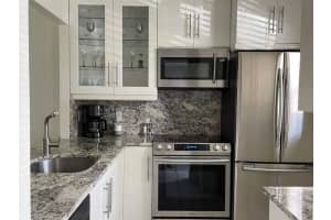 3431 NW 50th Ave 112, Lauderdale Lakes, FL 33319 Sold 10/02/23