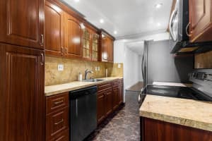 3141 NW 47th Ter 421, Lauderdale Lakes, FL 33319 Sold 10/03/23