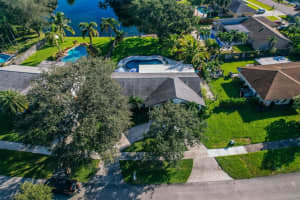 1310 SW 129th Way, Davie, FL 33325 Sold 09/11/23