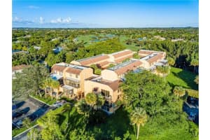 450 COMMODORE DR 109, Plantation, FL 33325 Sold 10/02/23