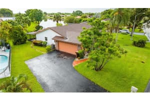 7130 NW 106th Ave, Tamarac, FL 33321 Sold 09/25/23