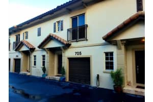 705 NE 43rd St 705, Oakland Park, FL 33334 Sold 10/02/23