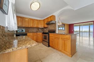 2910 Point East Dr M505, Aventura, FL 33160 Sold 09/29/23