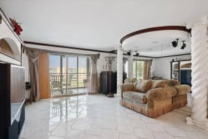 431 SE 3rd St 502, Dania Beach, FL 33004 Sold 11/13/23