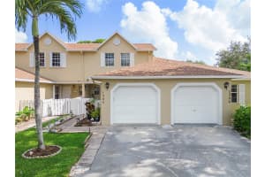1305 Maplewood Dr, Greenacres, FL 33415, Sold 12/22/23