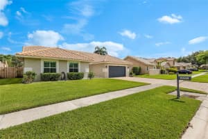 10391 NW 18th Mnr, Plantation, FL 33322 Sold 09/19/23