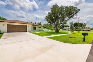 675 Coral Way, Delray Beach, FL 33445 Sold 01/04/24