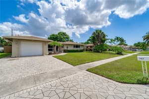 562 NW 13th Dr, Boca Raton, FL 33486 Sold 10/26/23