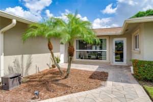 562 NW 13th Dr, Boca Raton, FL 33486 Sold 10/26/23