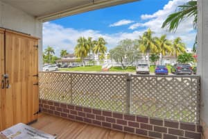 8075 NW 7th St 111, Miami, FL 33126 Sold 10/11/23