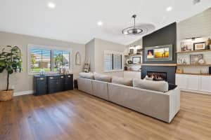 1601 W Oak Knoll Cir, Davie, FL 33324 Sold 09/12/23