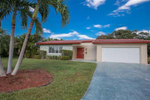 5723 S Bayberry Ln, Tamarac, FL 33319 Sold 10/25/23