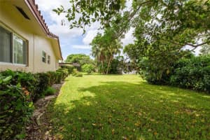 5723 S Bayberry Ln, Tamarac, FL 33319 Sold 10/25/23