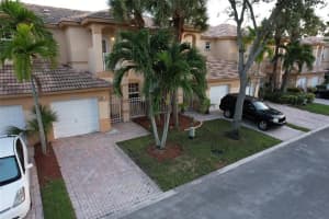 814 NW 170th Ter 814, Pembroke Pines, FL 33028 Sold 10/27/23