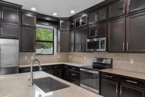 20934 NW 1st St, Pembroke Pines, FL 33029 Sold 09/18/23