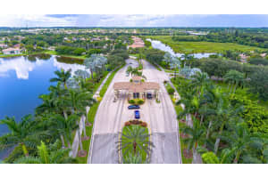 6358 SW 194th Ave, Pembroke Pines, FL 33332 Sold 10/05/23