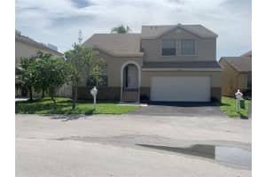 10700 SW 10th CT, Davie, FL 33324 Sold 09/20/23