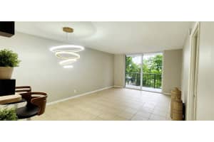1800 N Andrews Ave 5H, Fort Lauderdale, FL 33311 Sold 12/07/23