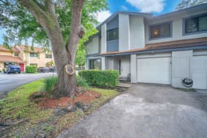 5220 Gate Lake Rd 5220, Tamarac, FL 33319 Sold 09/22/23
